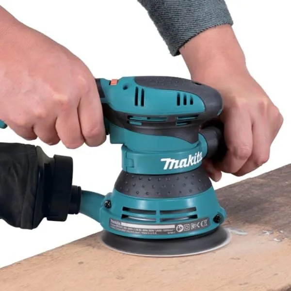 sanding wood with makita orbital sander