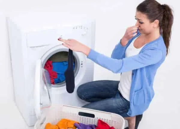 How to clean smelly washing machine