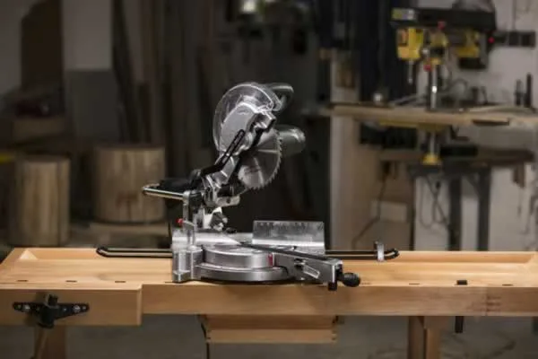 Tips To Choosing The Right Saw For Woodworking