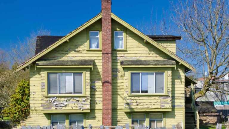 Common Plumbing And Heating Issues in Old Homes and How to Fix Them