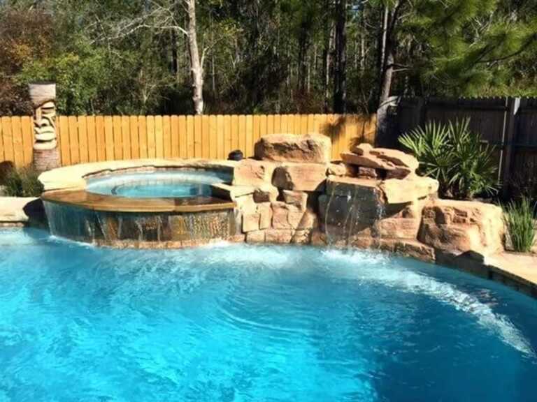 swimming pool with Jacuzzi and fountain
