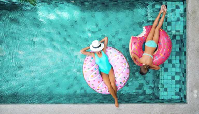 3 Signs You Need To Hire A Pool Maintenance Business