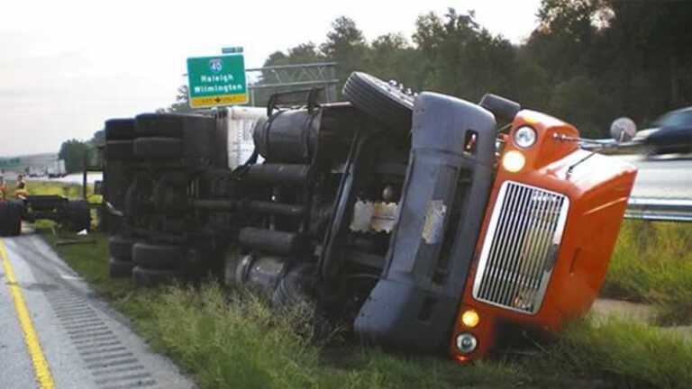 4 Types of Truck Defects That Often Lead to an Accident