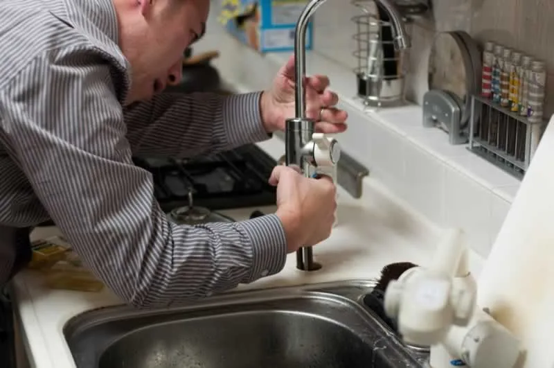 How to Know When to Call a Plumber - Avoid Costly Mistakes