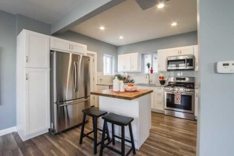 modern kitchen appliances in classic kitchen design