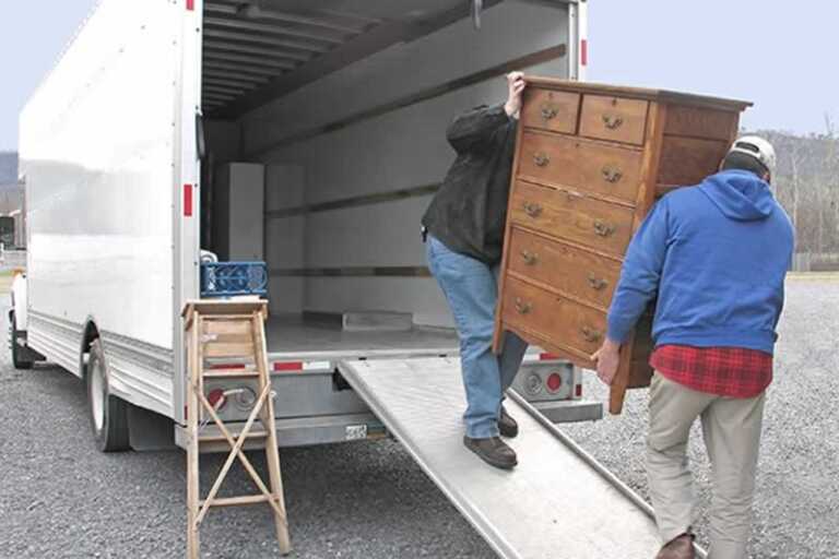 Benefits of Hiring Local Movers in Your Area