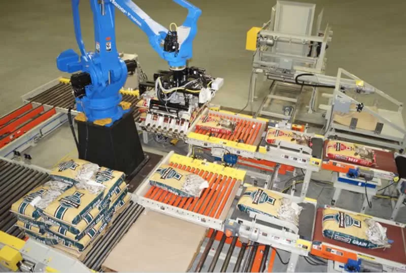 machine doing automatic pallets