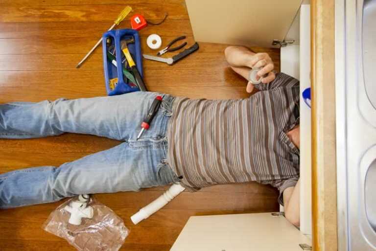 Signs You Need DIY Emergency Plumbing Solutions For Your Home
