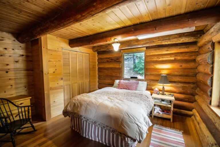 Make Your Bedroom a Chic Twist Thru These Design Tips