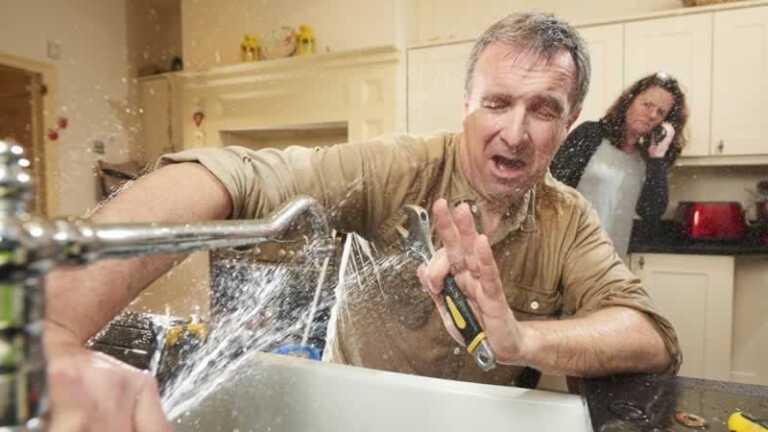 7 Tips to Avoid DIY Plumbing Disasters