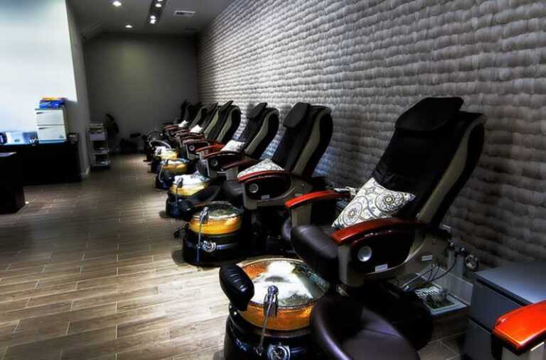 How to Select Pedicure Chairs for Your Salon Business