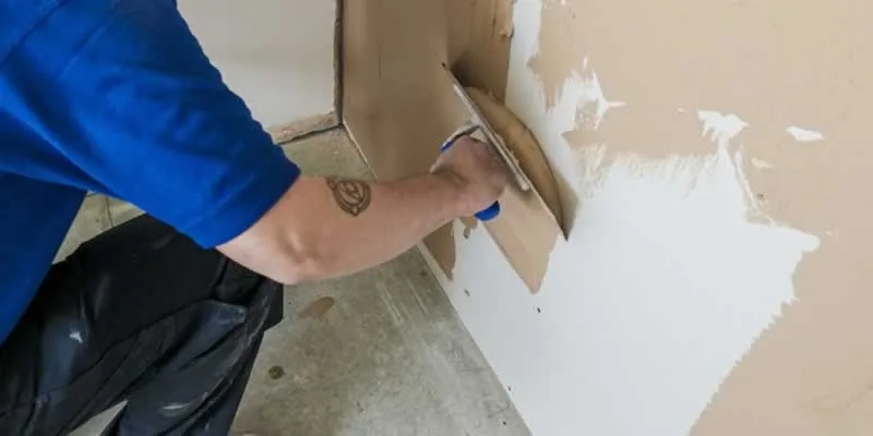 What are the benefits of plastering the wall
