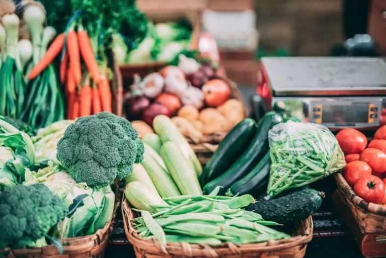 Why It’s Better To Grow Vegetables and Fruits at Home