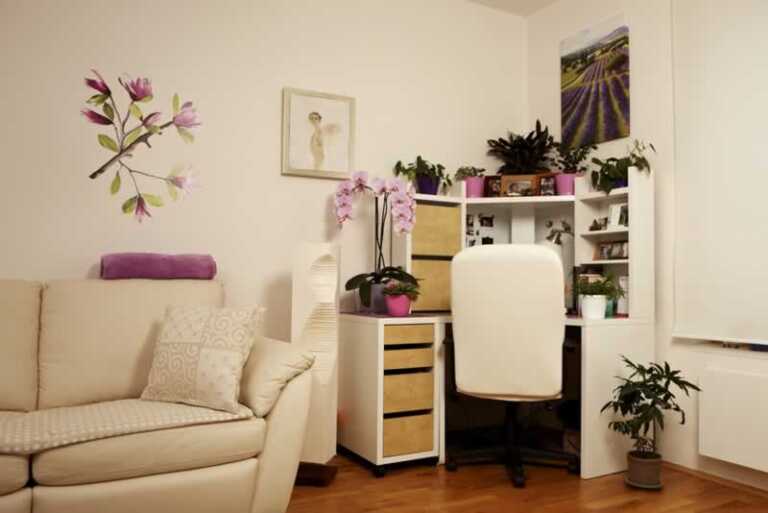 Creative Ways To Use Flowers In Home Decor