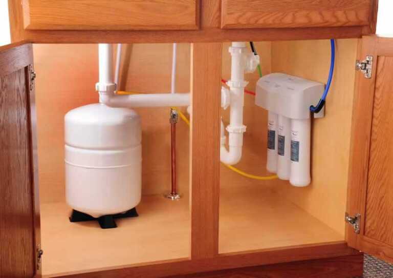 Cost savings on having a reverse osmosis water filter system at home vs buying bottled water