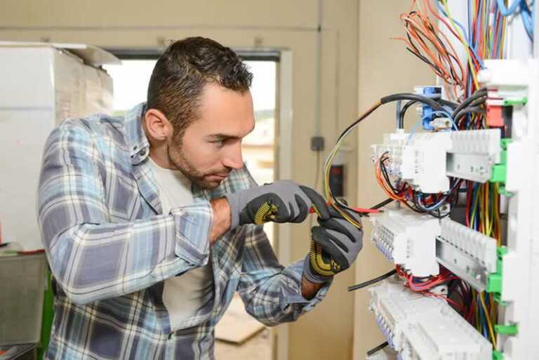 Seven Tips to Help You Choose the Right Electrician