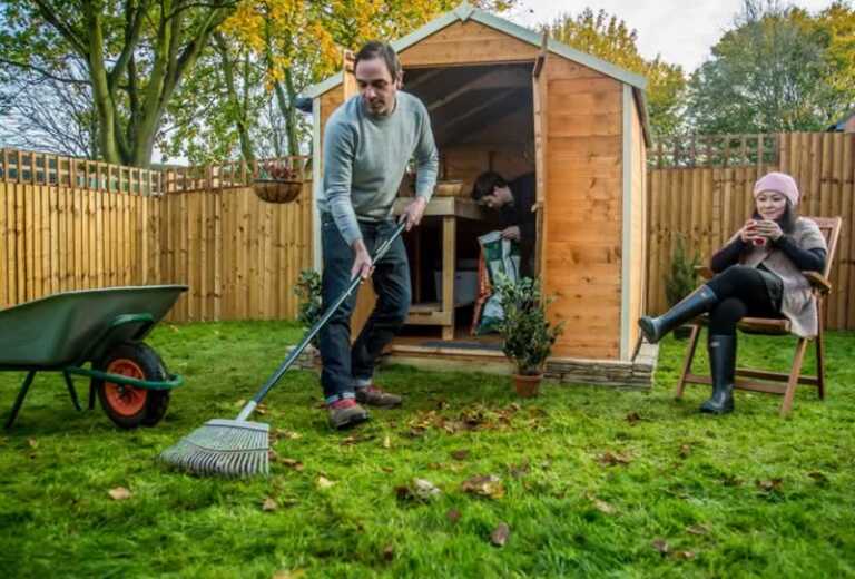 Should I tidy my garden before selling my house