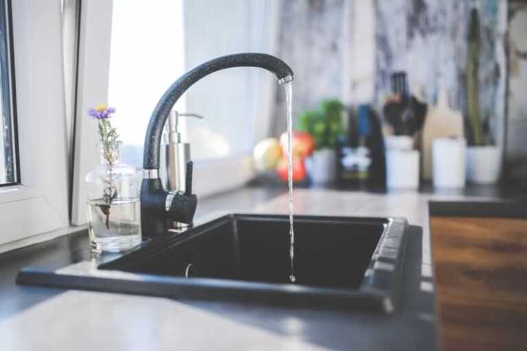 How to Choose the Perfect Faucet for Your Kitchen