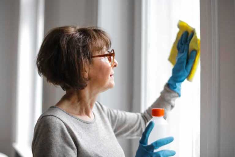 Should You Hire a Cleaning Service When You Move House