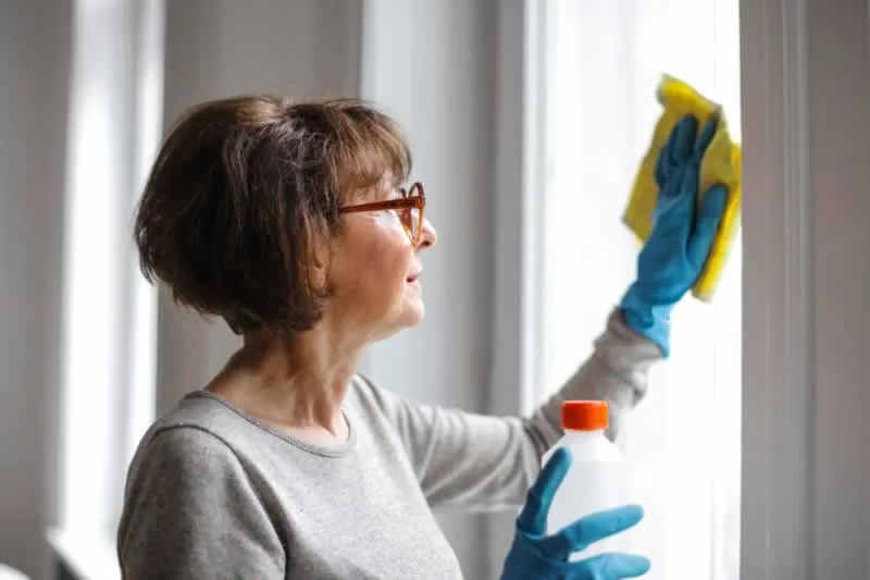Should You Hire a Cleaning Service When You Move House