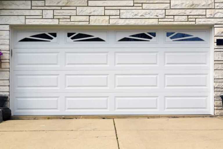 How To Maintain The Look Of Your Garage Door - maintaining garage door