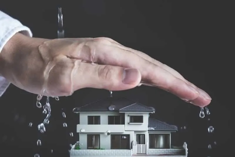 What to do When Water is Leaking from the Ceiling