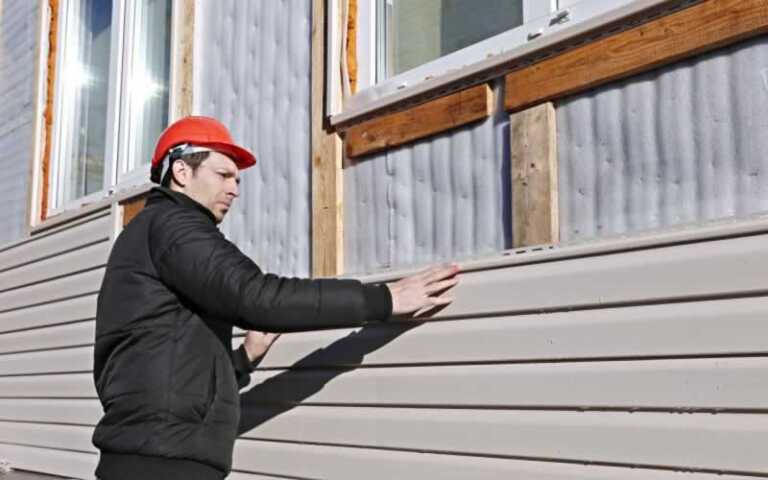 These Are the Essential Siding Tools for DIY