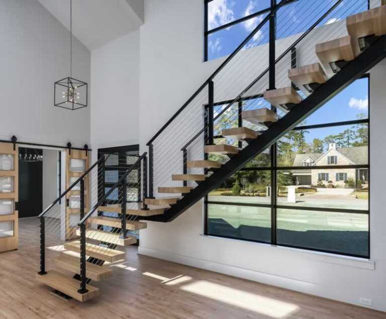 5 Things to Consider Before Installing a Steel Staircase