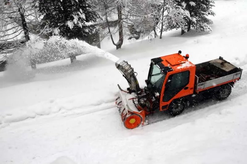 5 Tips for Choosing the Right Commercial Snow Removal Contractor