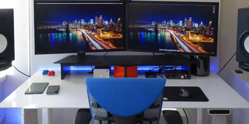 6 Necessities for People Who Spend All Day at Their Desk