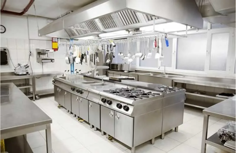 Differences Between a Commercial Kitchen & a Residential Kitchen
