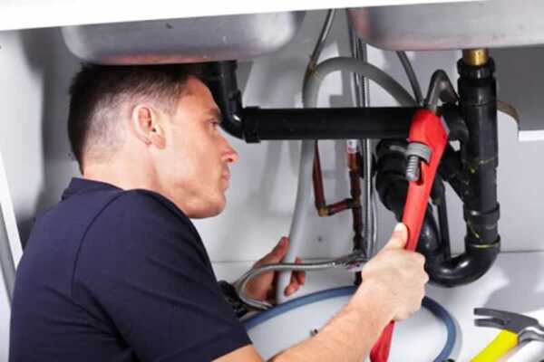 How To Choose The Perfect UK Plumber Read These Nine Tips Handyman Tips How To Choose The Perfect UK Plumber Read These Nine Tips Handyman Tips