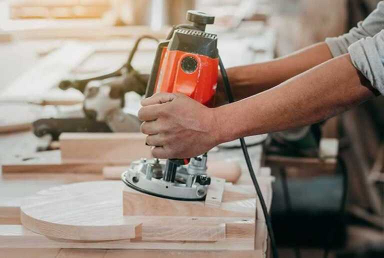 How to use a plunge router with a template