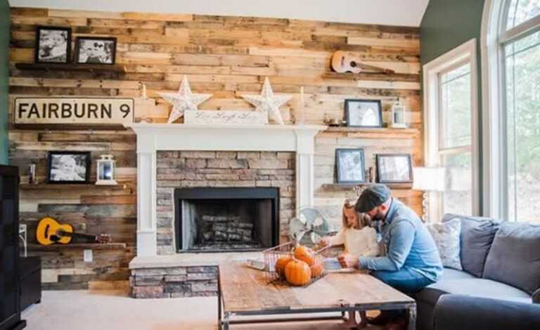 Modern wood paneling ideas for living rooms - father and daughter