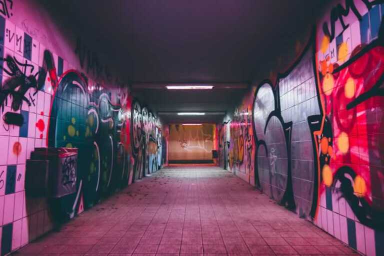 painted walls in the subway