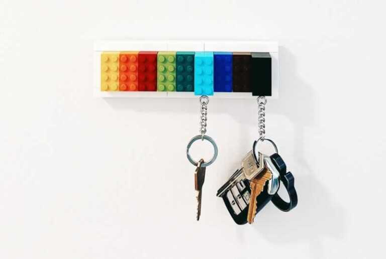 Home maintenance checklist for new homeowners in California - keys