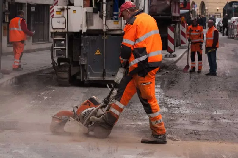dust from cutting asphalt
