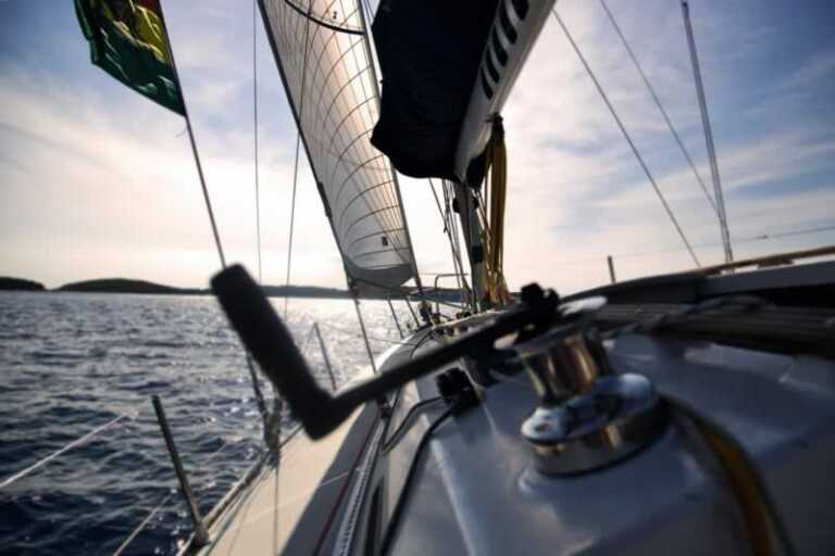 3 Common Boat Repairs That You Can Do Yourself
