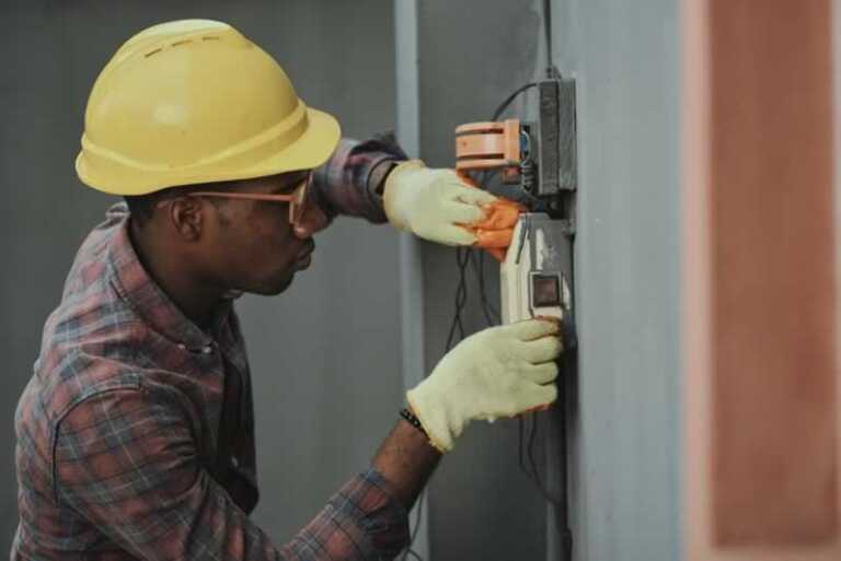 7 Important Things You Have To Know About Electrician Services