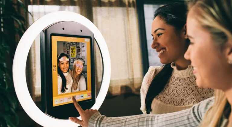 Using Digital Virtual Photo Booths for Trendy Online Events