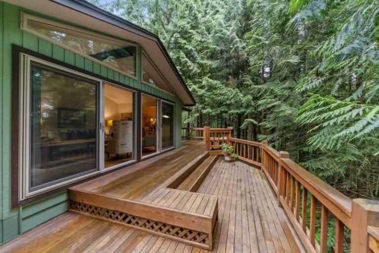How to Make a Dull-Looking Deck Look Aesthetic