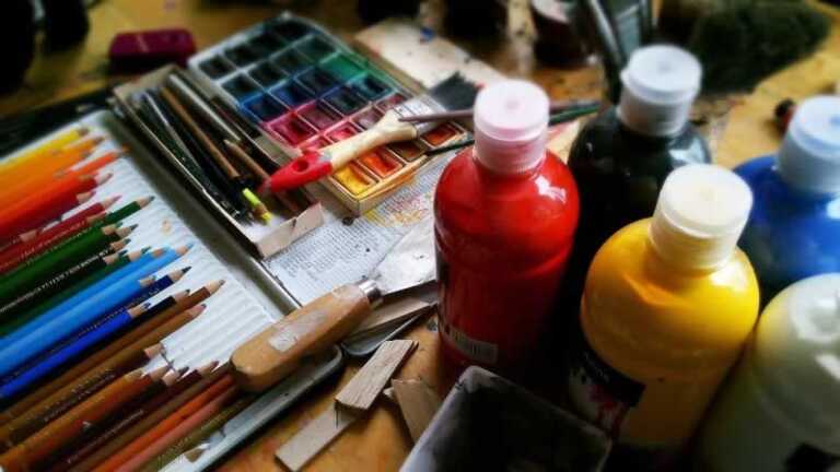 Art supplies under $20 for beginners