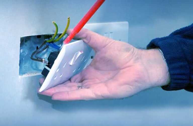 Signs that you need to change the power socket