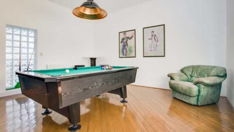 Why You Must Work with Experts for Pool Table Disposal