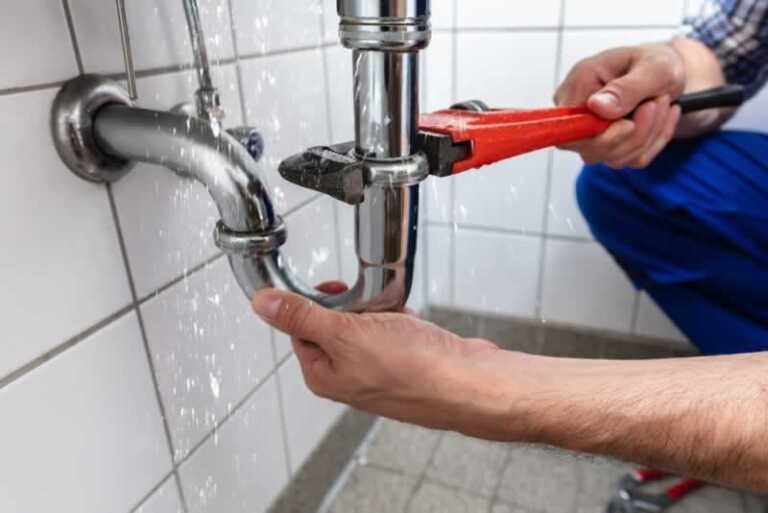 Common plumbing problems you might need to call a plumber for