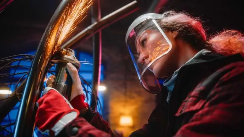 How to Safely Use Angle Grinder at Home