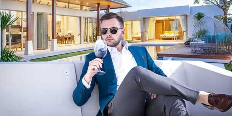 A luxury real estate agent, all you need to know