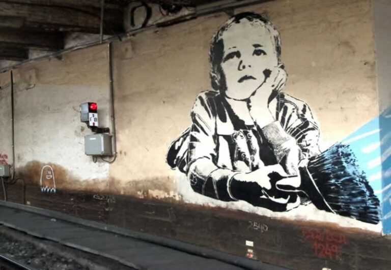 People Across All Age is Getting Interested in Stencil Art