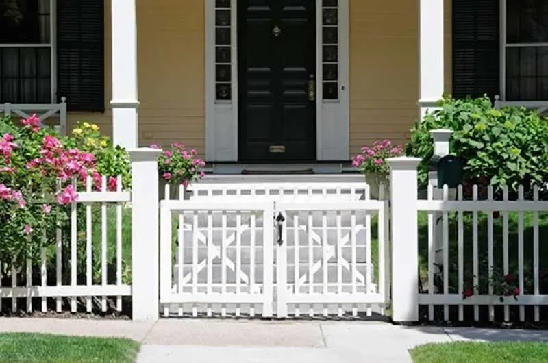 The Main Reasons To Choose A PVC Picket Fence