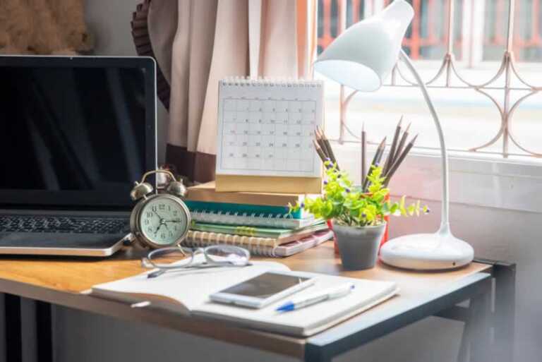 10 Tips On How To Organize A Place For Productive Study